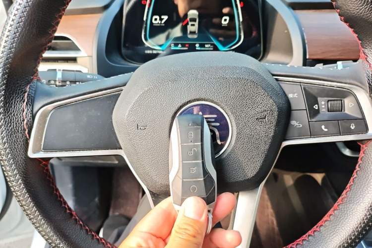 Used BYD Qin Pro 2019 Super Edition 1.5TI Manual Smart Connect Powerful Model China VI Standard Vehicle Key
