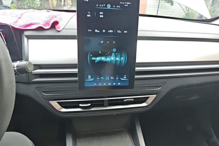 Used BYD Qin Pro 2020 Beyond Edition 1.5TI Automatic Flagship Version Audio And AC Panel