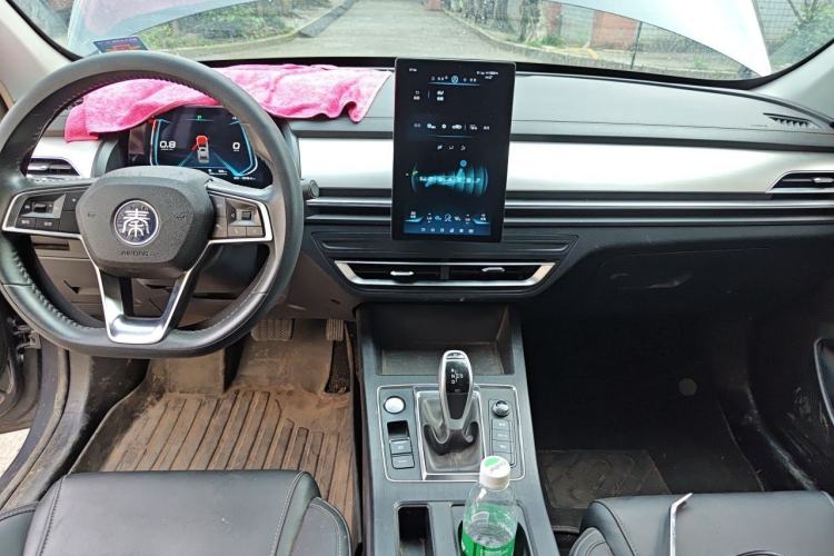 Used BYD Qin Pro 2020 Beyond Edition 1.5TI Automatic Flagship Version Center Console