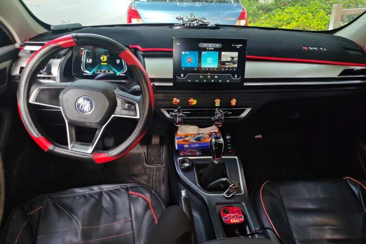 Used BYD Qin Pro 2020 Beyond Edition 1.5TI Manual Luxury Version Center Console