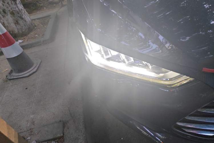 Used BYD Qin Pro 2020 Beyond Edition 1.5TI Manual Luxury Version Right Front Headlight