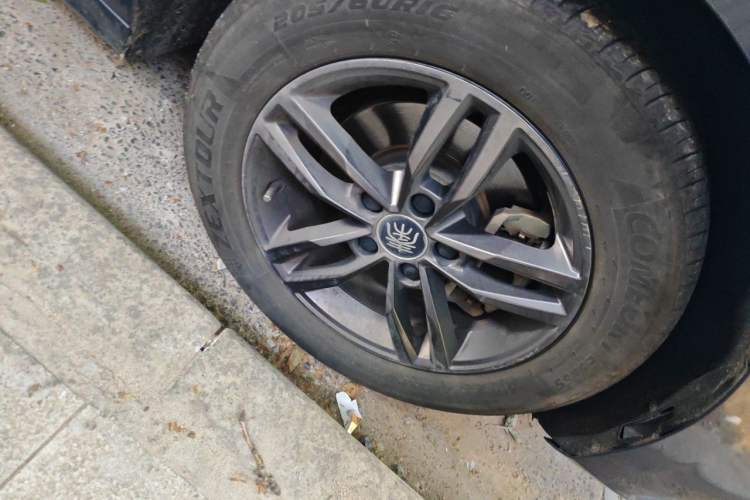 Used BYD Qin Pro 2020 Beyond Edition 1.5TI Manual Luxury Version Right Front Wheel Hub