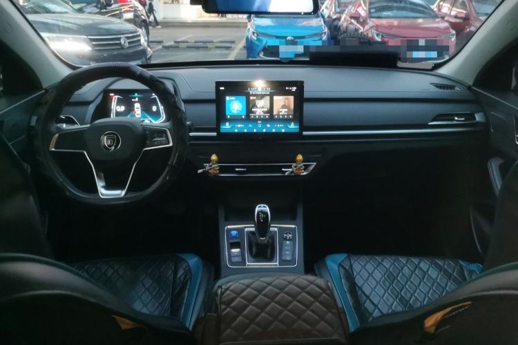 Used BYD Qin Pro 2020 Beyond Edition 1.5TI Automatic Prestige Version Center Console