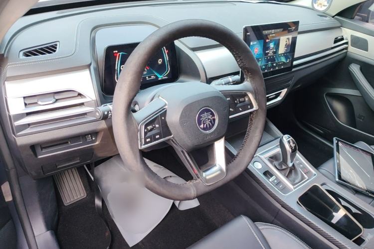 Used BYD Qin Pro 2020 Beyond Edition 1.5TI Automatic Prestige Version Center Console