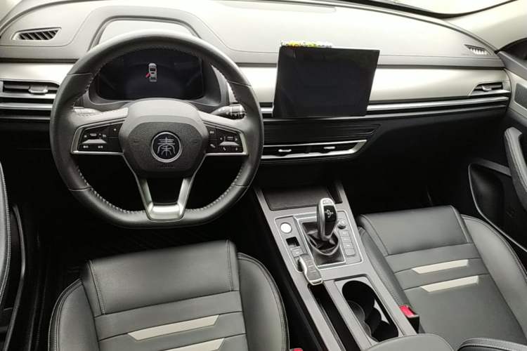 Used BYD Qin Pro 2020 Beyond Edition 1.5TI Automatic Flagship Version Center Console