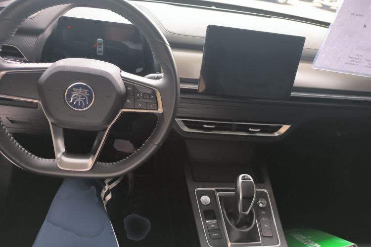 Used BYD Qin Pro 2020 Beyond Edition 1.5TI Automatic Prestige Version Center Console