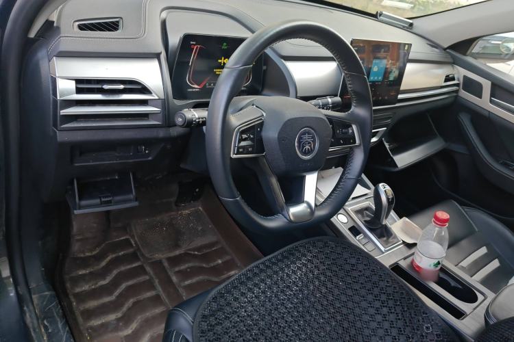 Used BYD Qin Pro 2020 Beyond Edition 1.5TI Automatic Flagship Version Center Console