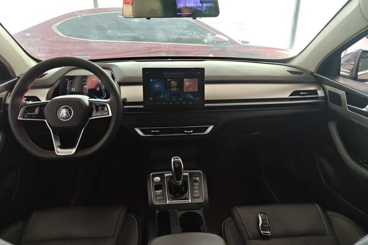 Used BYD Qin Pro 2020 Beyond Edition 1.5TI Automatic Flagship Version Center Console