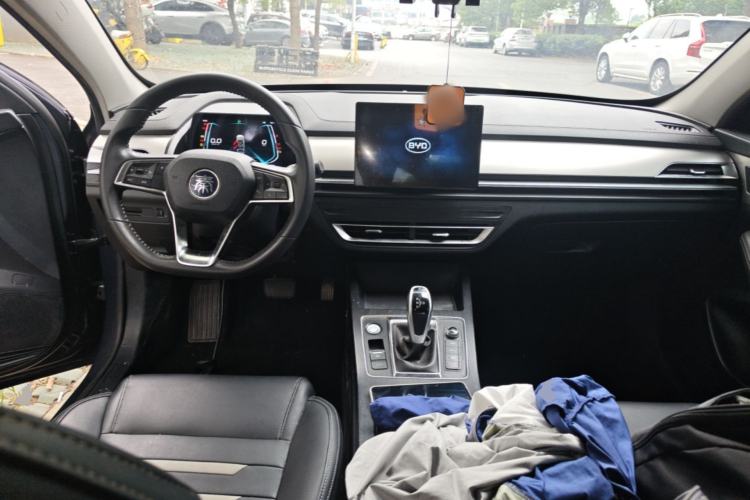 Used BYD Qin Pro 2020 Beyond Edition 1.5TI Automatic Flagship Version Center Console