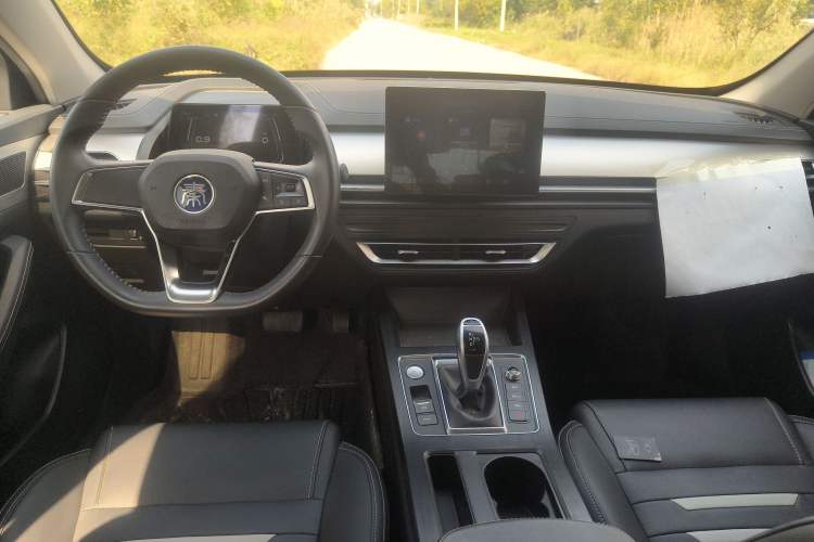 Used BYD Qin Pro 2020 Beyond Edition 1.5TI Automatic Prestige Version Center Console