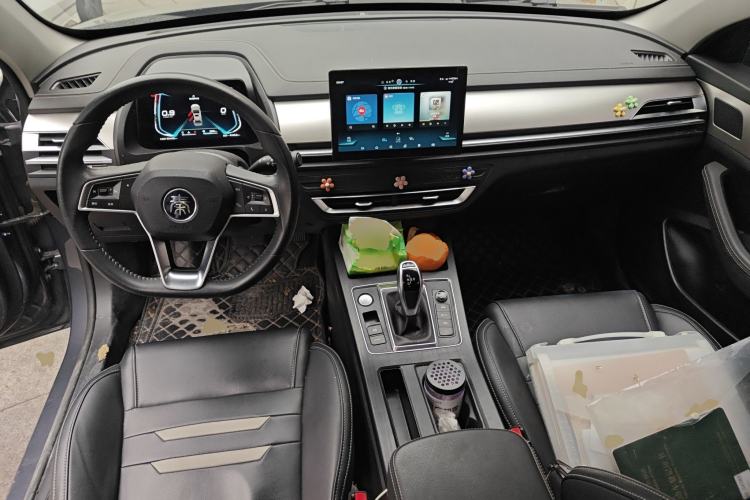 Used BYD Qin Pro 2020 Beyond Edition 1.5TI Automatic Flagship Version Center Console