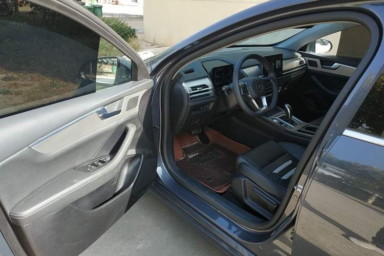 Used BYD Qin Pro 2020 Beyond Edition 1.5TI Automatic Prestige Version Driver Seat