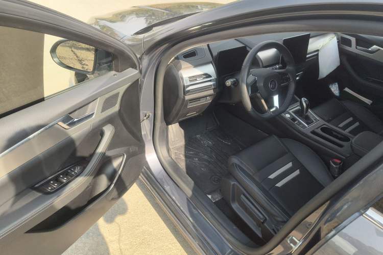 Used BYD Qin Pro 2020 Beyond Edition 1.5TI Automatic Prestige Version Driver Seat