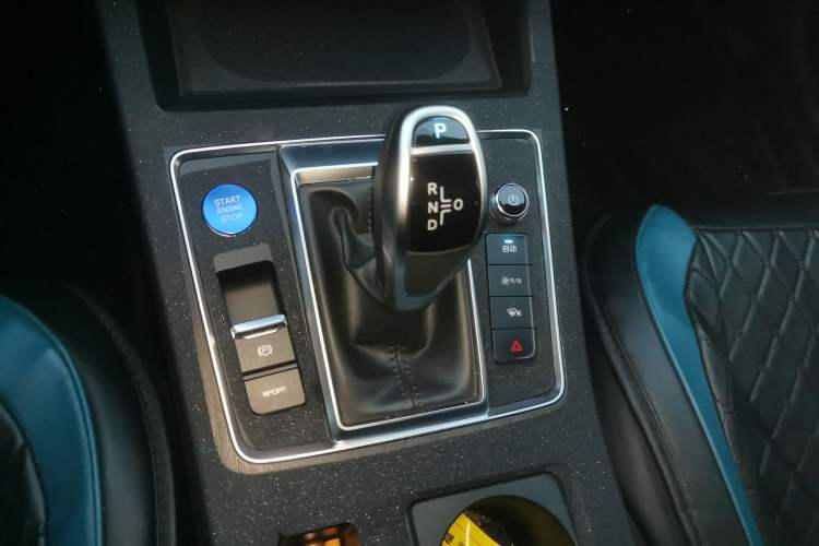Used BYD Qin Pro 2020 Beyond Edition 1.5TI Automatic Prestige Version Gear Lever