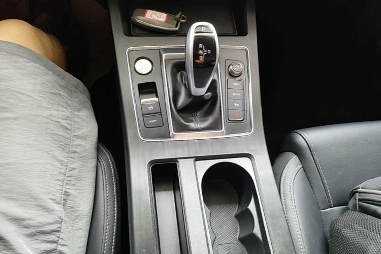 Used BYD Qin Pro 2020 Beyond Edition 1.5TI Automatic Flagship Version Gear Lever