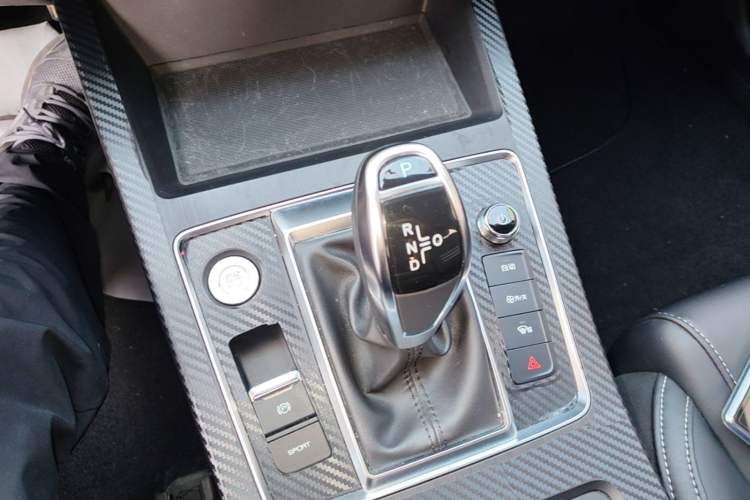 Used BYD Qin Pro 2020 Beyond Edition 1.5TI Automatic Prestige Version Gear Lever