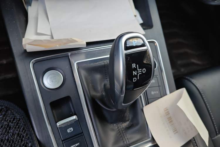 Used BYD Qin Pro 2020 Beyond Edition 1.5TI Automatic Flagship Version Gear Lever
