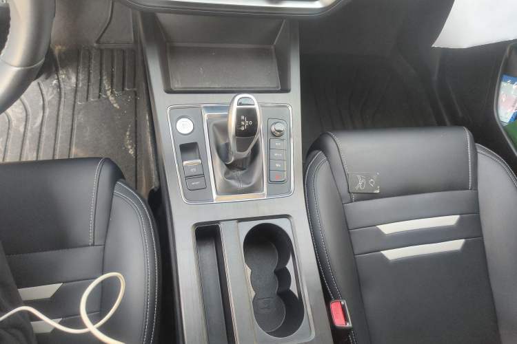 Used BYD Qin Pro 2020 Beyond Edition 1.5TI Automatic Prestige Version Gear Lever