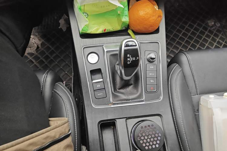 Used BYD Qin Pro 2020 Beyond Edition 1.5TI Automatic Flagship Version Gear Lever