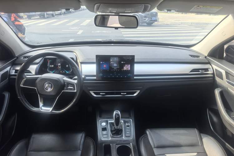 Used BYD Qin Pro 2020 Beyond Edition 1.5TI Automatic Prestige Version Interior 2