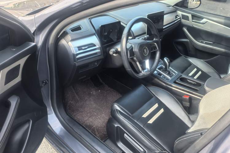 Used BYD Qin Pro 2020 Beyond Edition 1.5TI Automatic Prestige Version Interior 3