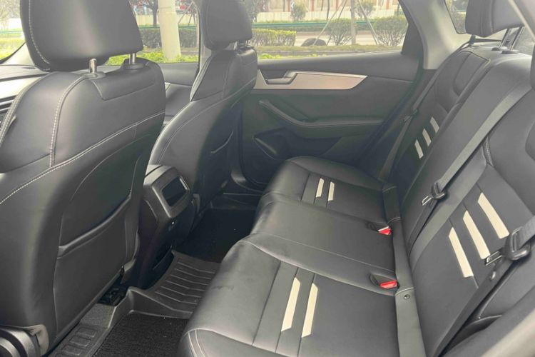 Used BYD Qin Pro 2020 Beyond Edition 1.5TI Automatic Prestige Version Interior 4