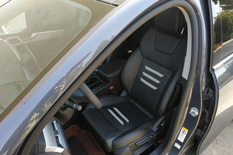 Used BYD Qin Pro 2020 Beyond Edition 1.5TI Automatic Prestige Version Left Front Seat
