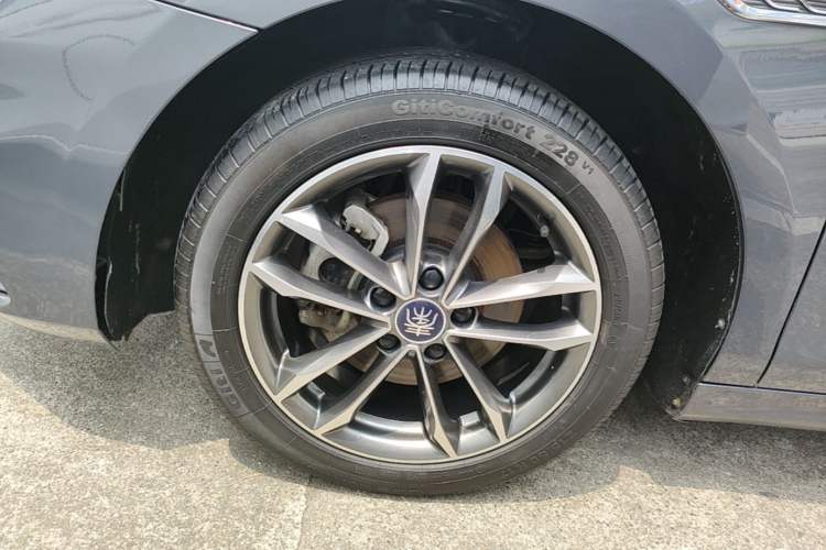 Used BYD Qin Pro 2020 Beyond Edition 1.5TI Automatic Flagship Version Left Front Wheel Hub