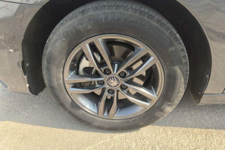 Used BYD Qin Pro 2020 Beyond Edition 1.5TI Automatic Prestige Version Left Front Wheel Hub