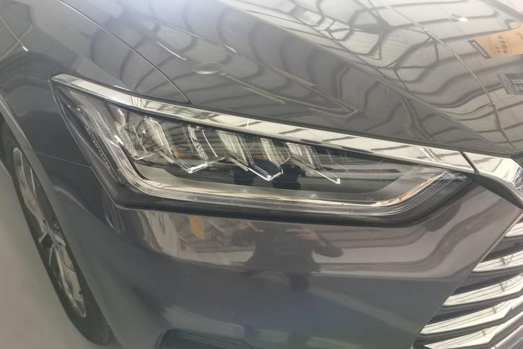 Used BYD Qin Pro 2020 Beyond Edition 1.5TI Automatic Flagship Version Right Front Headlight