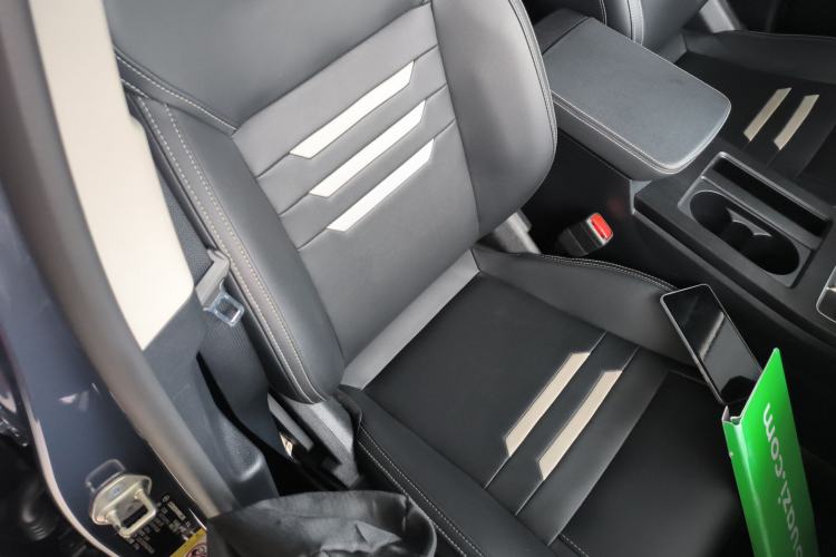 Used BYD Qin Pro 2020 Beyond Edition 1.5TI Automatic Prestige Version Right Front Seat
