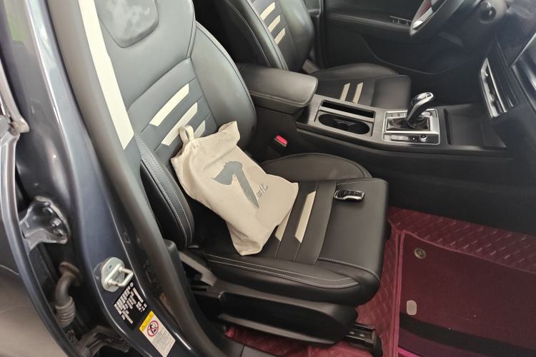 Used BYD Qin Pro 2020 Beyond Edition 1.5TI Automatic Flagship Version Right Front Seat