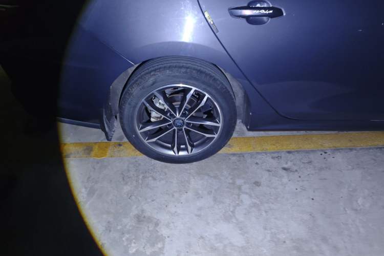 Used BYD Qin Pro 2020 Beyond Edition 1.5TI Automatic Flagship Version Right Front Wheel Hub