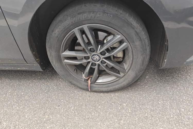 Used BYD Qin Pro 2020 Beyond Edition 1.5TI Automatic Prestige Version Right Front Wheel Hub