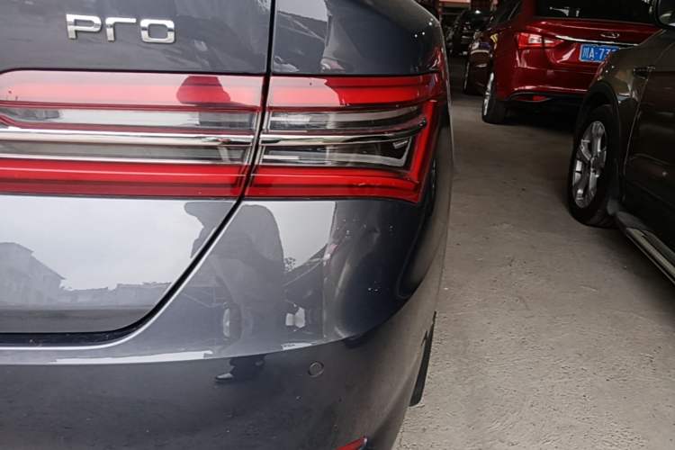 Used BYD Qin Pro 2020 Beyond Edition 1.5TI Automatic Flagship Version Right Rear Taillight