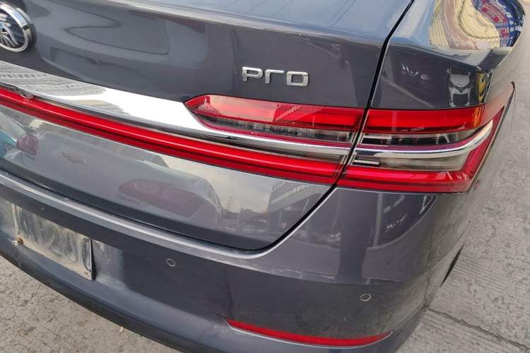 Used BYD Qin Pro 2020 Beyond Edition 1.5TI Automatic Prestige Version Right Rear Taillight