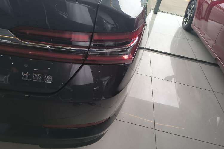 Used BYD Qin Pro 2020 Beyond Edition 1.5TI Automatic Prestige Version Right Rear Taillight