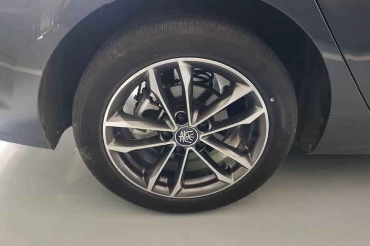 Used BYD Qin Pro 2020 Beyond Edition 1.5TI Automatic Flagship Version Right Rear Wheel Hub