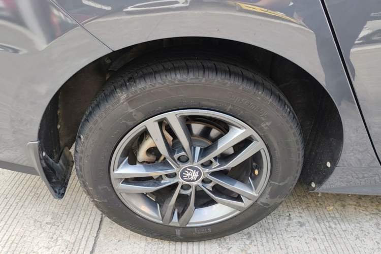 Used BYD Qin Pro 2020 Beyond Edition 1.5TI Automatic Prestige Version Right Rear Wheel Hub