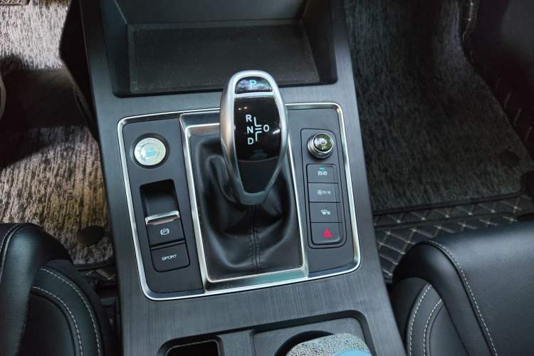 Used BYD Qin Pro 2020 Beyond Edition 1.5TI Automatic Prestige Version Gear Lever