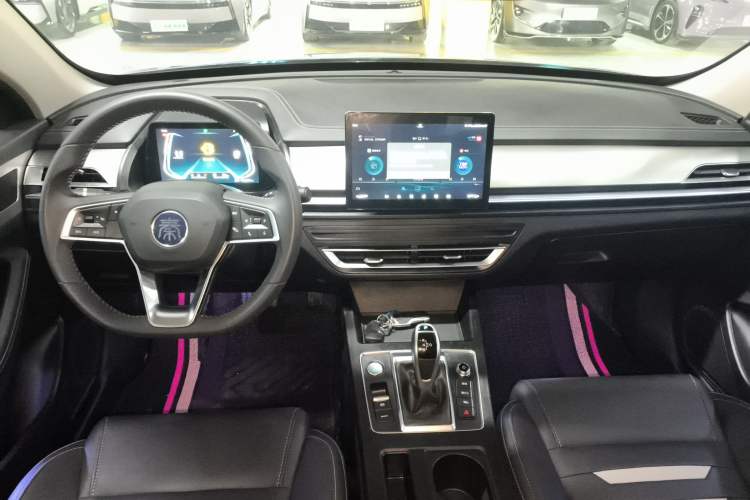 Used BYD Qin Pro 2020 Beyond Edition 1.5TI Automatic Flagship Version Center Console
