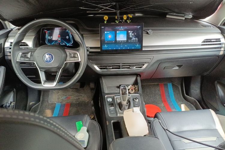 Used BYD Qin Pro 2020 Beyond Edition 1.5TI Automatic Flagship Version Center Console