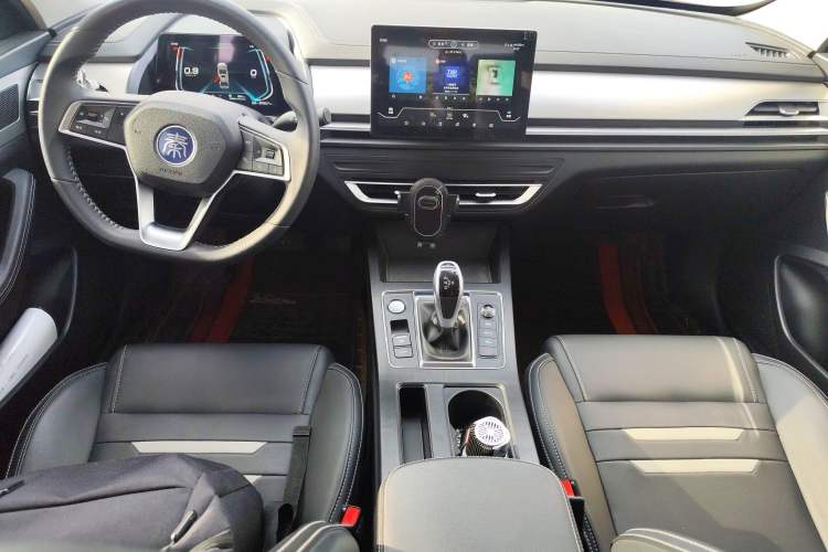 Used BYD Qin Pro 2020 Beyond Edition 1.5TI Automatic Flagship Version Center Console
