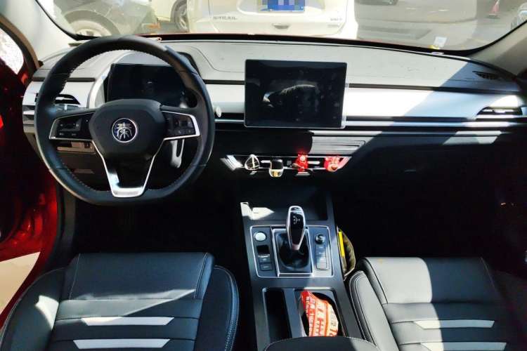 Used BYD Qin Pro 2020 Beyond Edition 1.5TI Automatic Prestige Version Center Console
