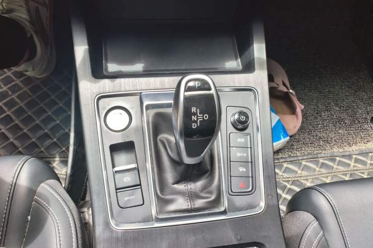 Used BYD Qin Pro 2020 Beyond Edition 1.5TI Automatic Flagship Version Gear Lever