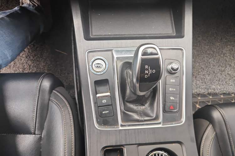 Used BYD Qin Pro 2020 Beyond Edition 1.5TI Automatic Prestige Version Gear Lever