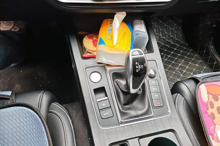 Used BYD Qin Pro 2020 Beyond Edition 1.5TI Automatic Prestige Version Gear Lever