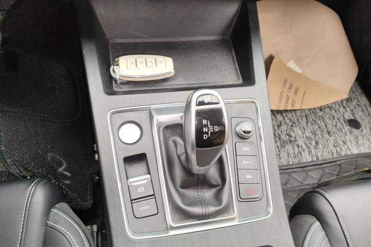 Used BYD Qin Pro 2020 Beyond Edition 1.5TI Automatic Flagship Version Gear Lever