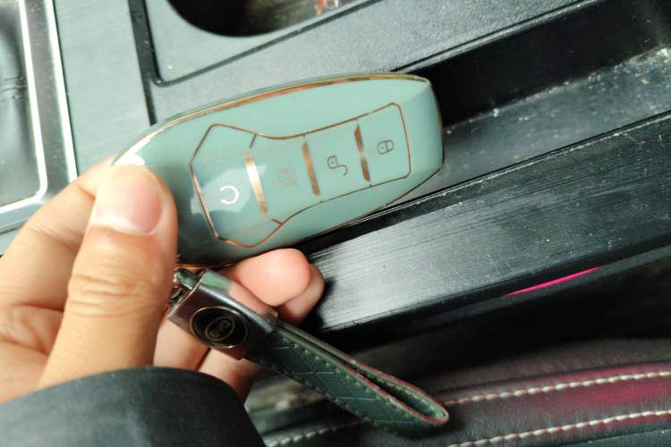 Used BYD Qin Pro 2020 Beyond Edition 1.5TI Automatic Flagship Version Interior 1