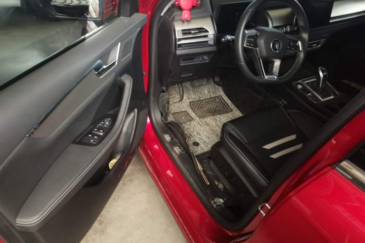 Used BYD Qin Pro 2020 Beyond Edition 1.5TI Automatic Flagship Version Interior 3